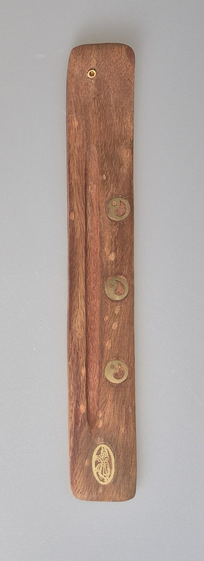 Räucherstäbchen aus Holz, verschiedene Designs für jeweils ein Stäbchen. Im Shop von Ma-Fumo zu bestellen