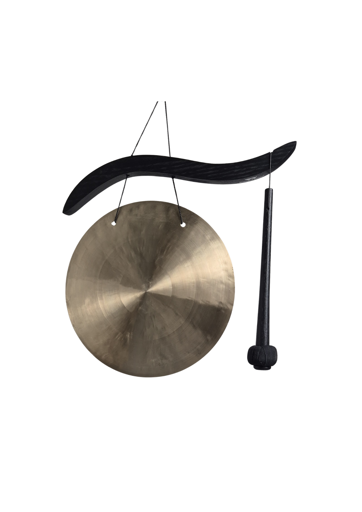 Ein Gong wie man ihn sich vorstellt. Messing Gong mit schwarzem Holzbügel und Schlegel zum einhängen Der Klang dieses Gongs ist geprägt von Glanz und Größe. Die Optik spiegelt sowohl Balance und Harmonie als auch Anmut und Schönheit. Mit den ursprünglichen Handwerksmethoden werden die Gongs hergestellt, die überzeugend die Aura Fernost einfangen.