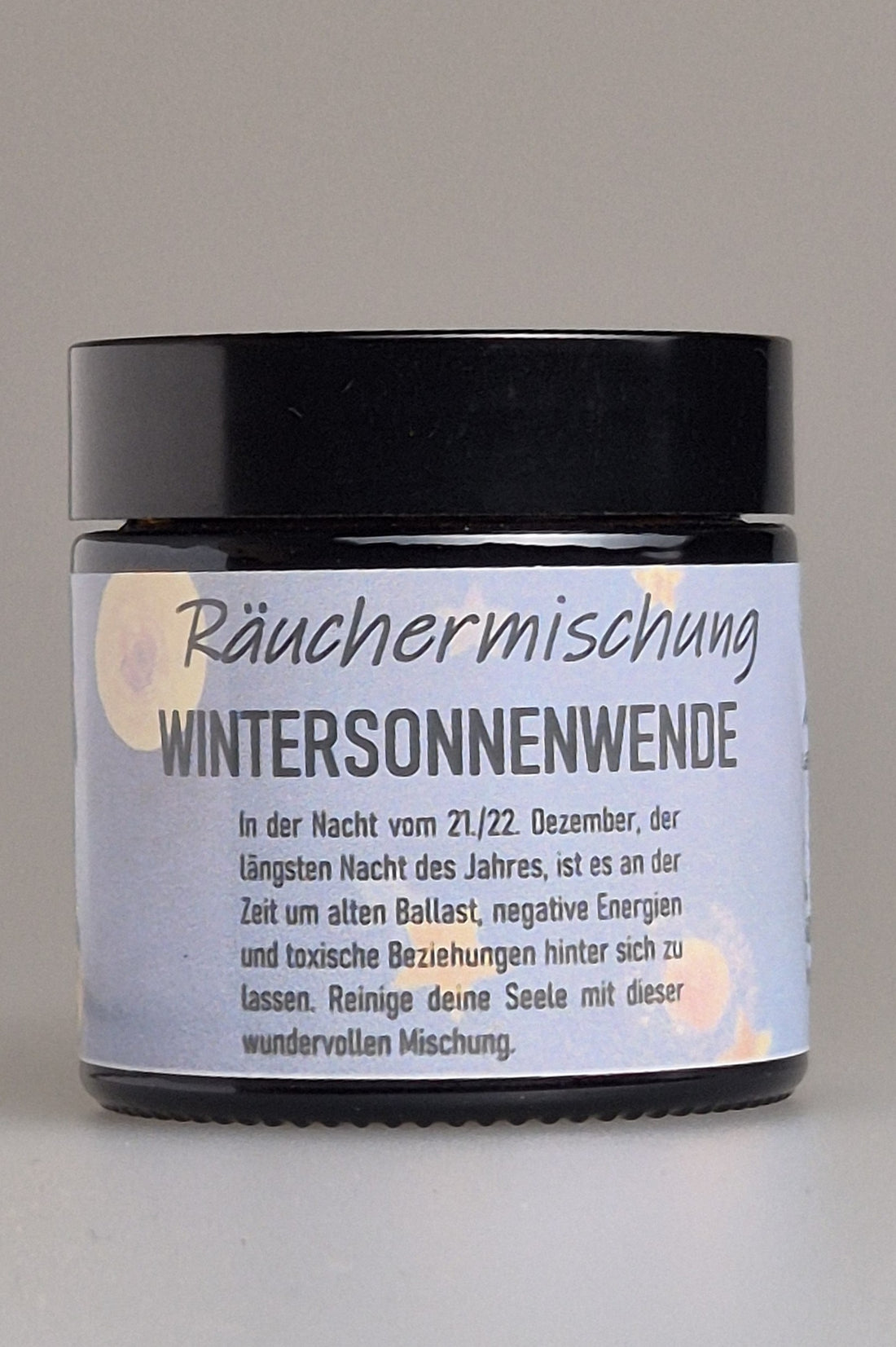 Räuchermischung Wintersonnenwende in schwarzer Dose mit Etikett und Produktnamen