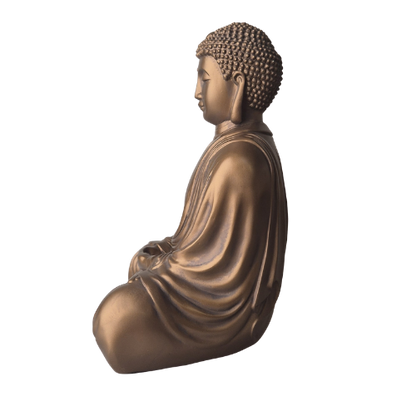 Bronzefarbene Buddha-Statue „Daibutsu“ im Profil nach links, sitzend mit gefaltetem Gewand und Händen im Schoß.