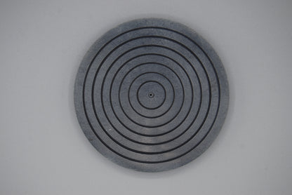 Räucherstäbchenhalter Circle aus Speckstein grau ø 10 cm – MAFUMO
